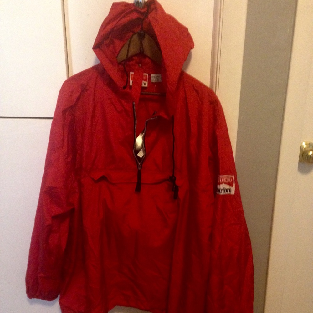 Vintage Marlboro windbreaker in a bag!